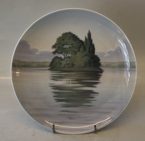 B&G Porcelain B&G 3802-357-20 Plate: Island in a lake 20 cm Signed JR
