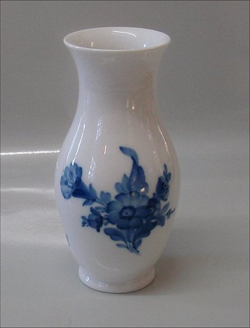 Klosterkælderen - Danish Porcelain Blue Flower braided Tableware 8263-10  Vase 18 cm * - Danish Porcelain Blue Flower braided Tableware 8263-10 Vase  18 cm *